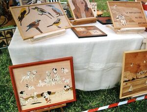 Exposition de jolis tableaux dans le pré de Cabris