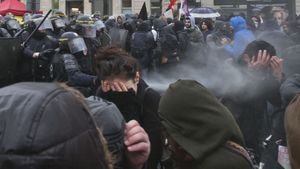 Face à la crise: plus de démocratie, pas moins!