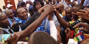 Élections en Centrafrique et au Niger : le banquier et l’ingénieur