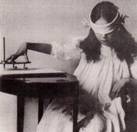 l'écriture automatique par Judith Fricot médium