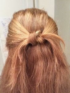 Comment "nouer" ses cheveux...