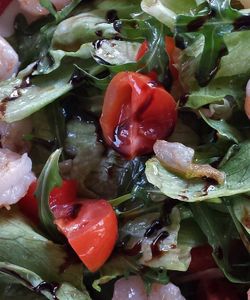 Salade acidulée aux noix de pétoncles