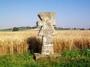 Croix Patée de Guiry en Vexin.