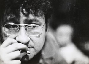 http://img.over-blog-kiwi.com/300x300/1/83/83/94/20160419/ob_4c99e9_guy-debord-7497.jpeg