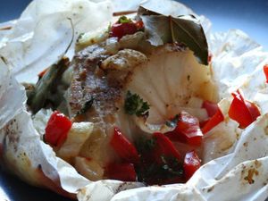 Recettes riches en proteines : Papillote de Cabillaud au poivron rouge et pastis