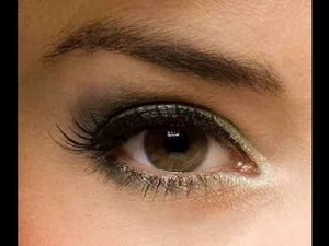 Glitter Eye Makeup Tips