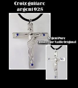 croix portée par Johnny Hallyday