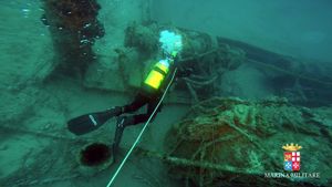 Les plongeurs de la marine italienne scelle l'épave
