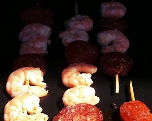 Brochettes de crevettes au chorizo