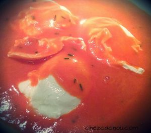 Oeufs pochés à la sauce tomate