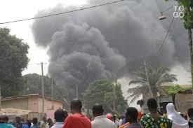 Photo incendie Camp RIT à Lomé