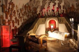 tombeau monté dans l'église des pères piaristes de Cracovie