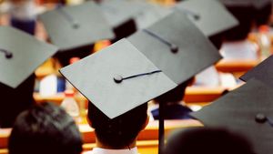 Les positions s'éclaircissent concernant la politique éducative.