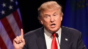 Trump accuse le gouvernement d’avoir accéléré les naturalisations