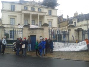Quand une manifestation mobilise autant de gendarmes que de militants...