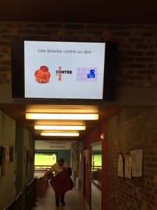 Une télévision est offerte à l’ESAT par la section ADAPEI80 d’Abbeville.