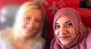 Europe. Elle écrit "Allah" dans l'avion... et l'amitié succède à la peur.