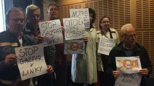 Le collectif Stop Gazpar Linky Pays de Saint brieuc au conseil municipal