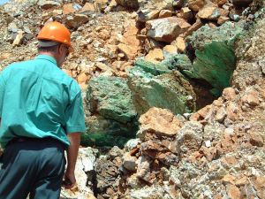 garnierite bleu