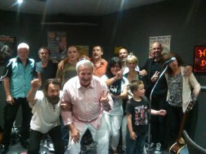 Une partie de la troupe, après le concert! Un grand merci à tous pour votre enthousiasme!