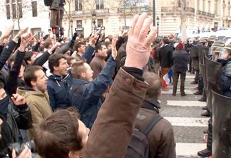 La presse étrangère et la manif aux saluts fascistes