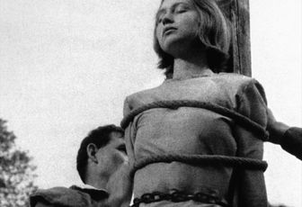 Civitas et Farida Belghoul : comment défiler en l’honneur de Jeanne d’Arc alors qu’ils l’auraient brûlée