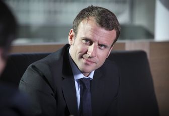Emmanuel Macron fait peur aux lobbies racistes, homophobes et pro russe