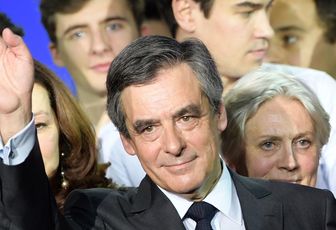 François Fillon est dans la merde ; les médias internationaux se foutent de sa gueule