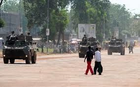 LA FRANCE FAIT LEGITIMER SON PROJET DE SUJETION MILITAIRE DE L'AFRIQUE.