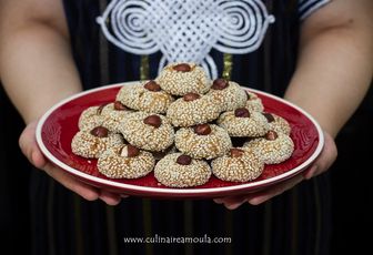 Ghriba aux sésames, amandes et noix de coco