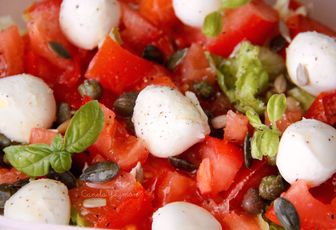 Salade tomate-mozza à ma façon