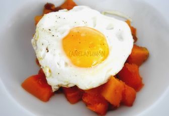 Huevos estrellados con calabaza