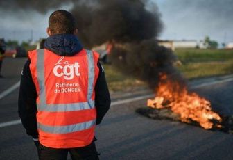 Des raffineries bloquées en marge des manifestations contre la loi travail.