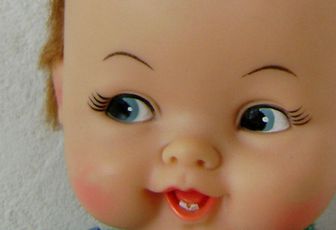 Raynal, Idéal Toy et les Pierrafeu