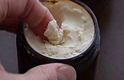 Les masques de lobier pour la personne de lobier des boutons