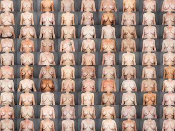 GROS SEINS À LÉCOLE À VIS DE LÉCOLE Adolescents blonds aux seins minuscules