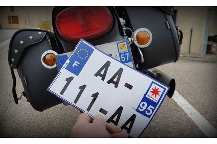Propriétaires de motos, cyclos, tricycles et de quads : Le 1er juillet 2017, votre plaque d'immatriculation devra être au format réglementaire