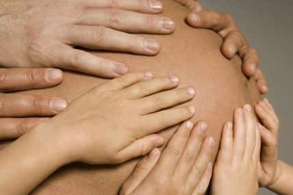 Quels parents légaux pour les enfants nés d'une GPA ?