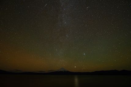 Les étoiles au-dessus du cap Travianoï maintenant