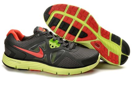 Zapatillas Nike son propensos a estar a la moda