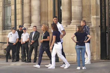 LES MEDAILLES DES JO A L'ELYSEE (23/08/2016)