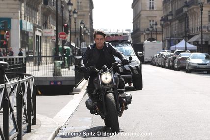 TOM CRUISE tourne MISSION IMPOSSIBLE 6 dans les rues de Paris (avril-mai 2017)