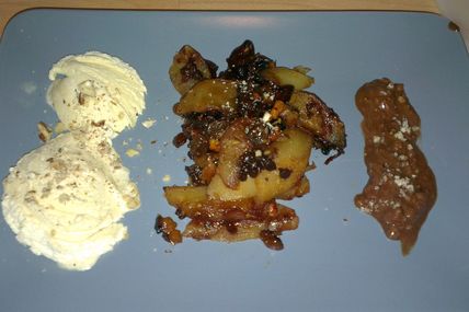 Carpaccio pommes-poires vanillées, raisins secs et oléagineuses, glace vanille