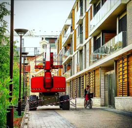 RED TRACTEUR/SMALL VÉLIB #Paris #vélo #Pic