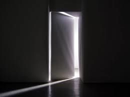 Derrière la porte