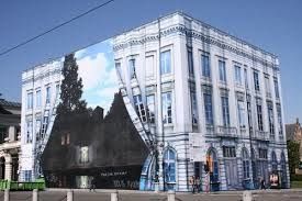 Magritte, peintre, penseur et poète.