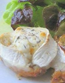 Toasts au chèvre chaud et compote d'oignons au miel