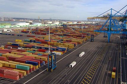 Le port du Havre, un monde de démesure