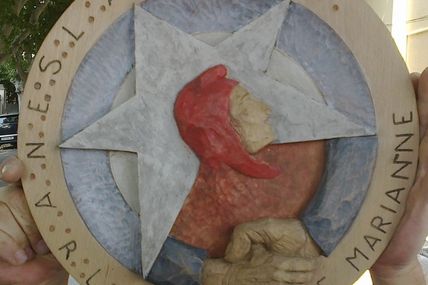 Sculpture sur bois : l'étoile de marianne