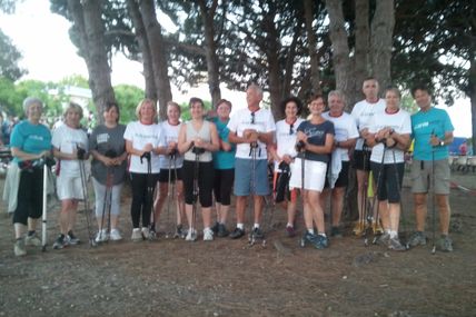 Une marche nordique originale sur le 10km de Fréjus